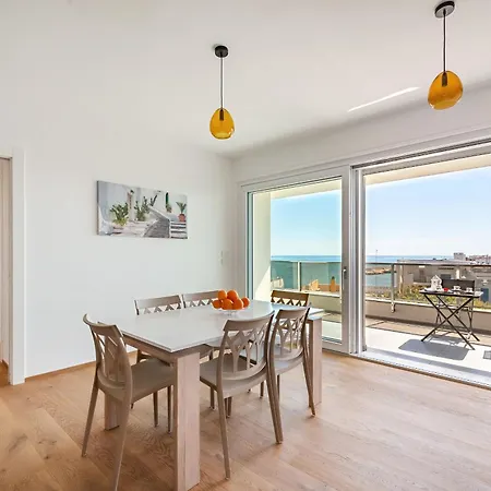 Blue Sea Luxury Apartment